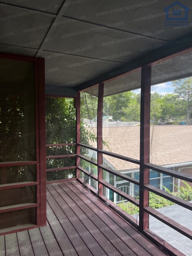 Building Photo - 3615 Ridgeside Rd