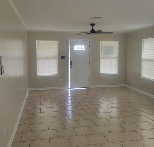Building Photo - 177 Jolie Oaks Blvd