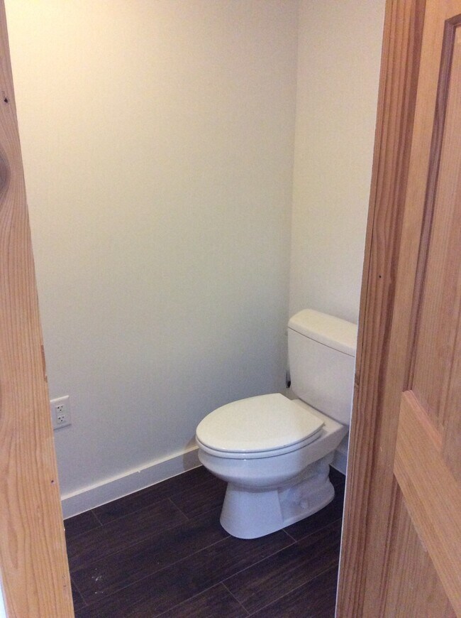 Building Photo - Downtown York Living at its Best! 1 Bedroom/1 Bath, Top Level Apartment, Laundry-Open Concept