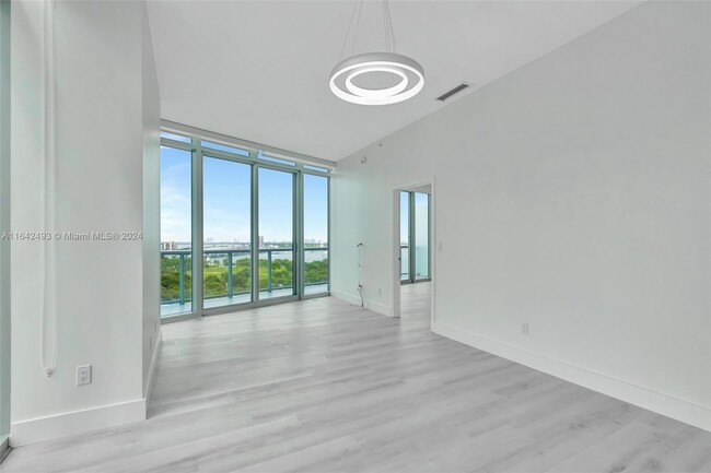 Building Photo - 888 Biscayne Blvd