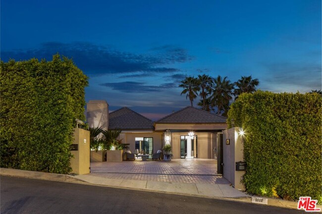 Building Photo - 1111 Somera Rd