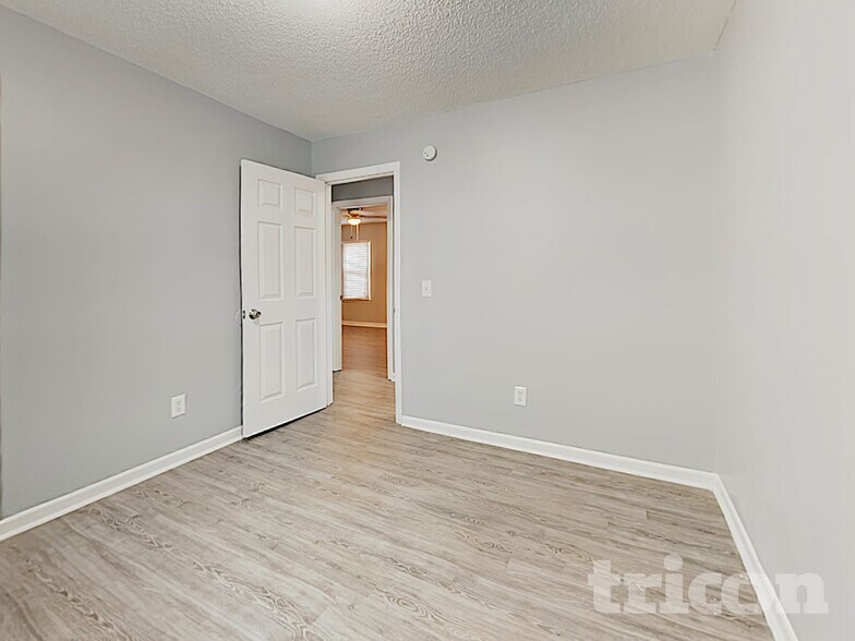 Building Photo - 202 River Song Rd