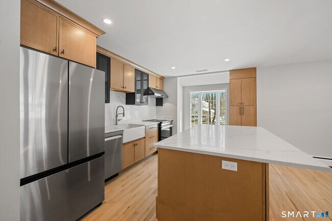 Building Photo - 75 Rivergate Dr