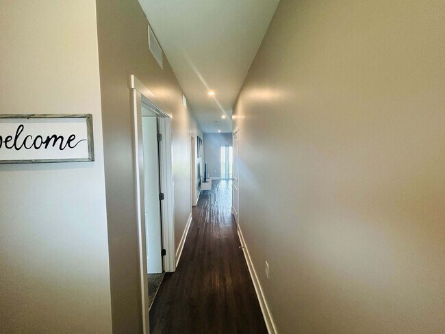 Building Photo - 3939 Pinot Dr