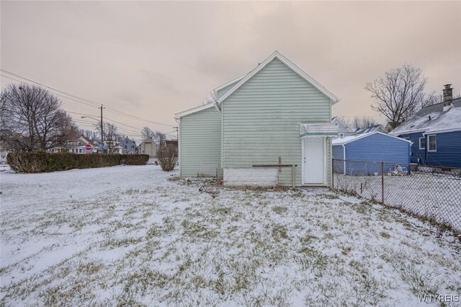 Building Photo - 68 Sirret St