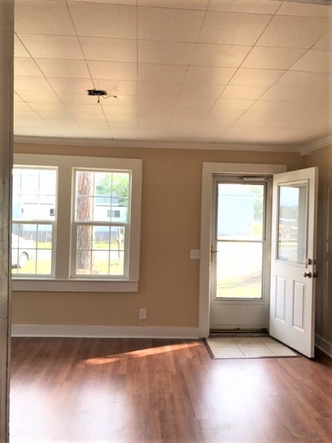 Building Photo - 107 Laircey St