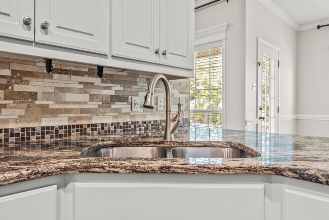 Building Photo - Updated 4BR/2BA One-Level Home on Maumelle Cul-de-Sac — Trail Access