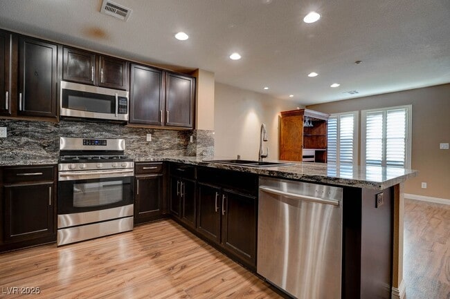 Building Photo - 2074 Waterlily View St