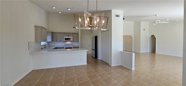 Building Photo - 420 SE 15th Terrace