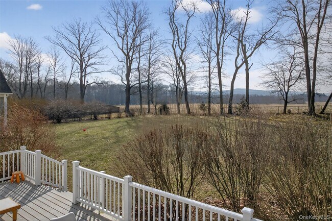 Building Photo - 231 Lake Rd