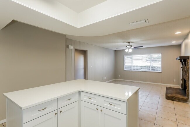 Building Photo - 504 Mahogany Dr