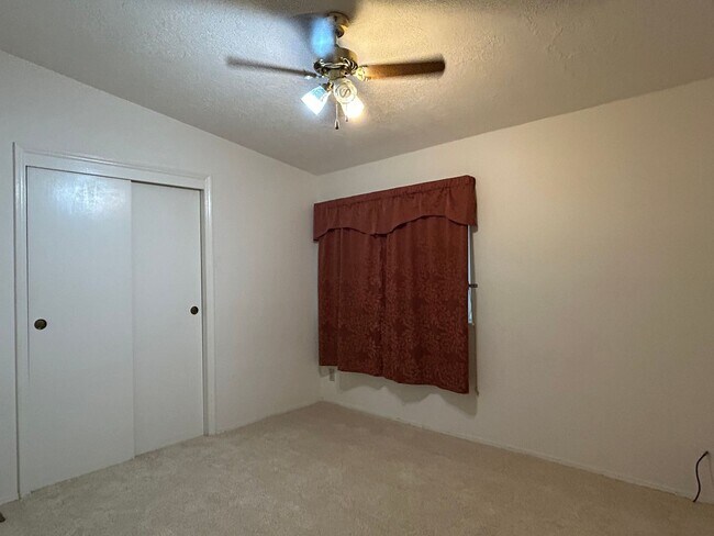 Building Photo - 8 Bass Ct