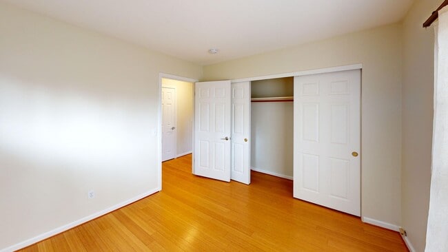 Building Photo - Nicely updated 2x2 Santa Rosa Home