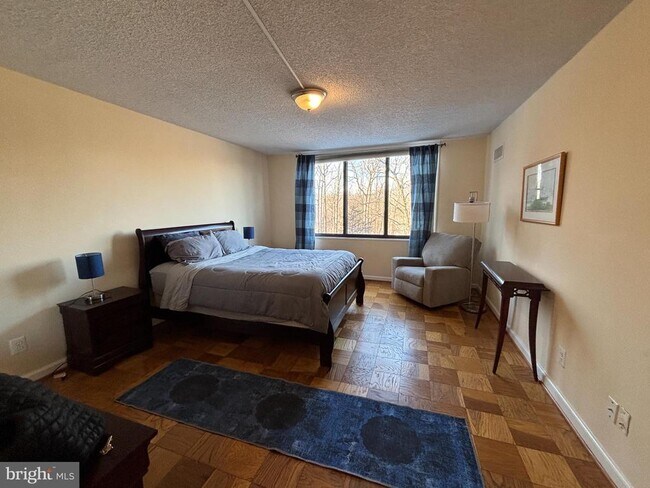 Building Photo - 5225 Pooks Hill Rd