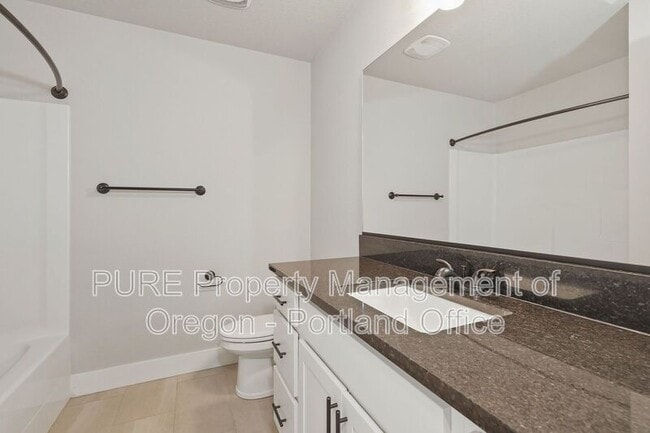 Building Photo - 1730 NE Gilbert Ln