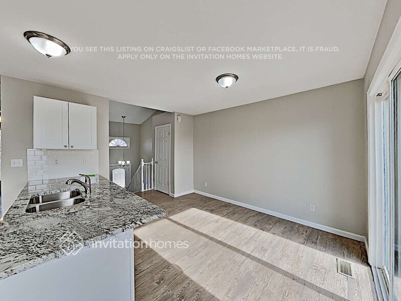 Building Photo - 6003 S Perth St