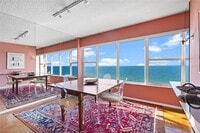 Building Photo - 601 Longboat Club Rd