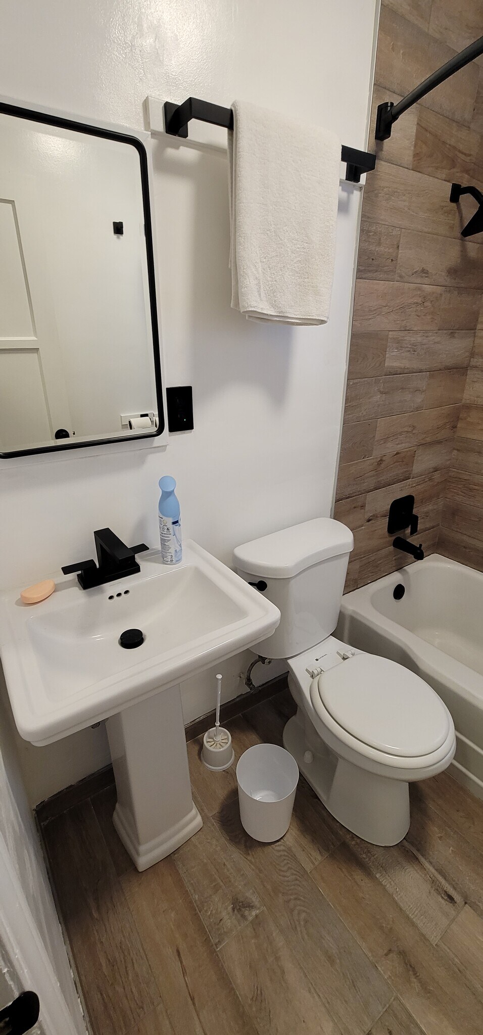 Building Photo - 2016 W 35th St