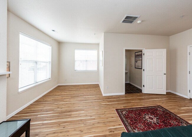 Building Photo - Downtown 3 Bedroom Townhome with 2 Car Garage