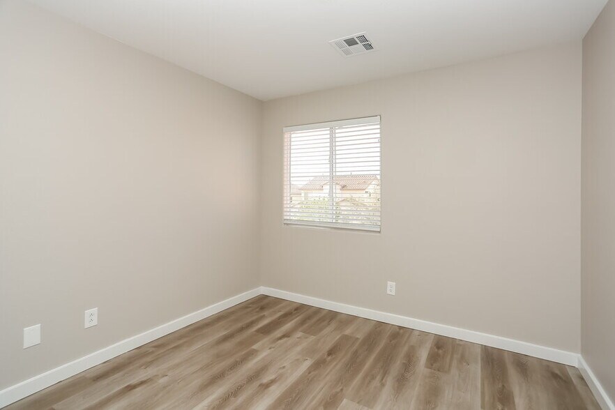 Building Photo - 8648 Water Bucket Ave