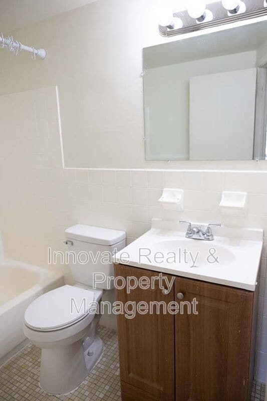 Building Photo - 8911 Alton St