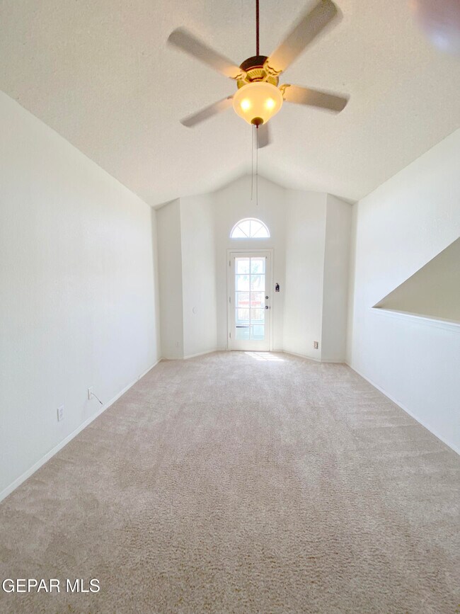 Building Photo - 4320 Loma Del Norte Dr