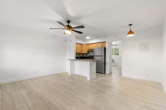 Building Photo - 1125 SW 15th Ave