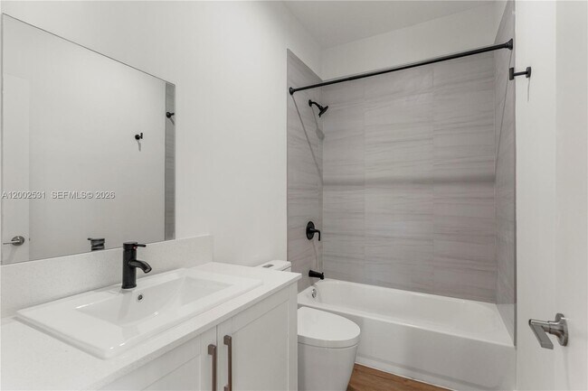 Building Photo - 424 SW 1st St