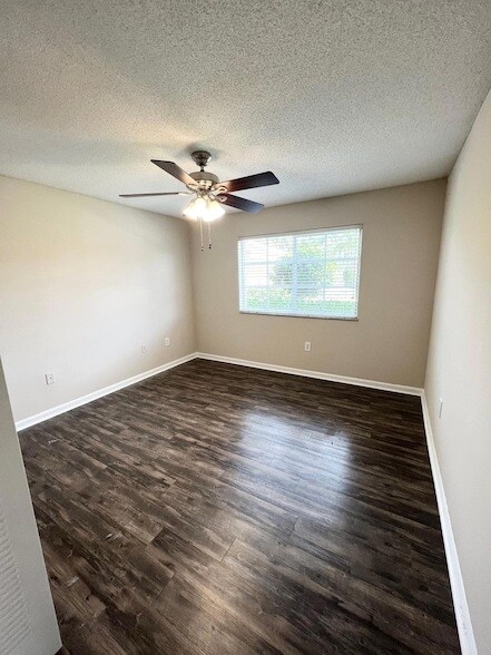 Building Photo - 3663 NW Adriatic Ln