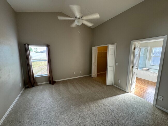 Building Photo - 322 Halstead Dr