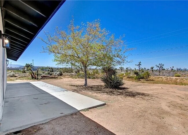 Building Photo - $200 MOVE IN SPECIAL! Newly Remodeled 3 be...