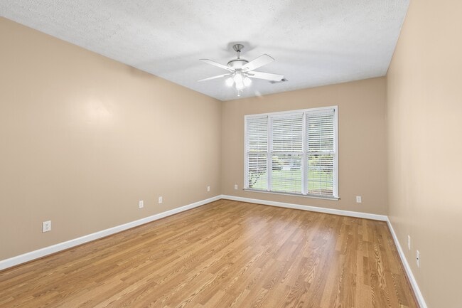 Building Photo - 1620 Over Cup Cir
