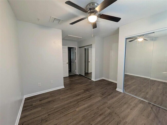 Building Photo - 1511 SW Shorewood Dr