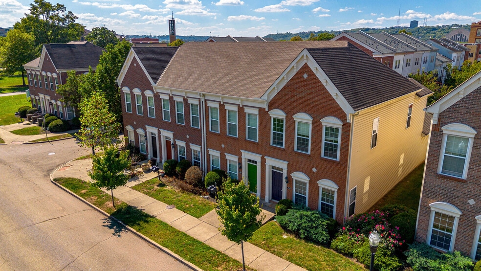 Building Photo - 1441 Laurel Park Dr