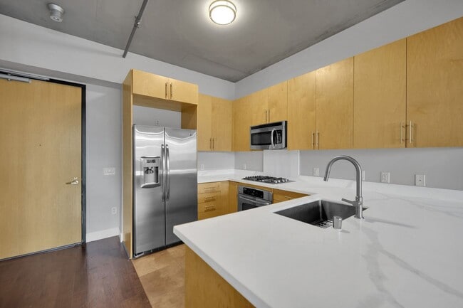 Building Photo - 353 E Bonneville Ave