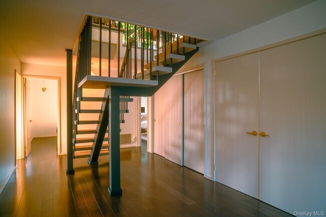 Building Photo - 137 Cedar Ln