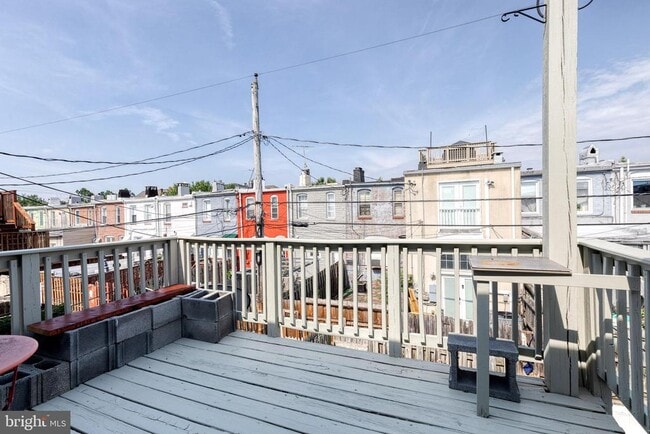 Building Photo - 112 N Streeper St