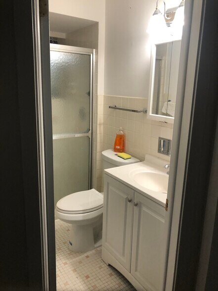 Master Bathroom - 1806 S Mannheim Rd