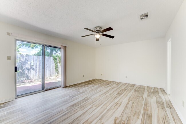 Building Photo - 9206 Beringwood Dr