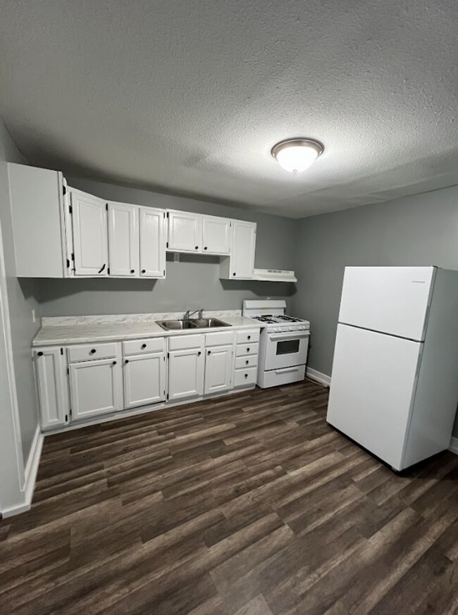 Building Photo - 1021 SW Woodward Ave