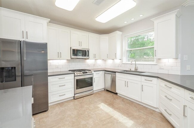 Building Photo - 6211 Pebble Canyon Ct