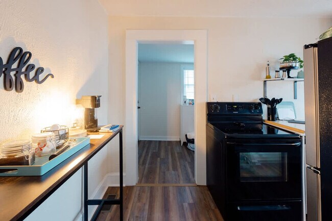 Building Photo - 217 Highland Ave