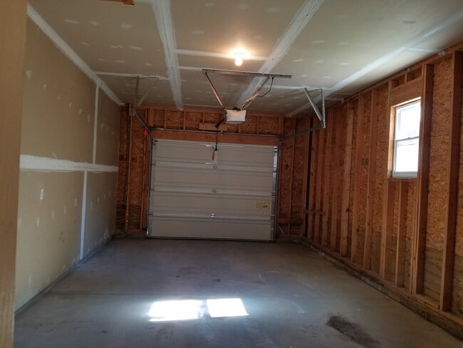 Building Photo - 4417 Krys Rd