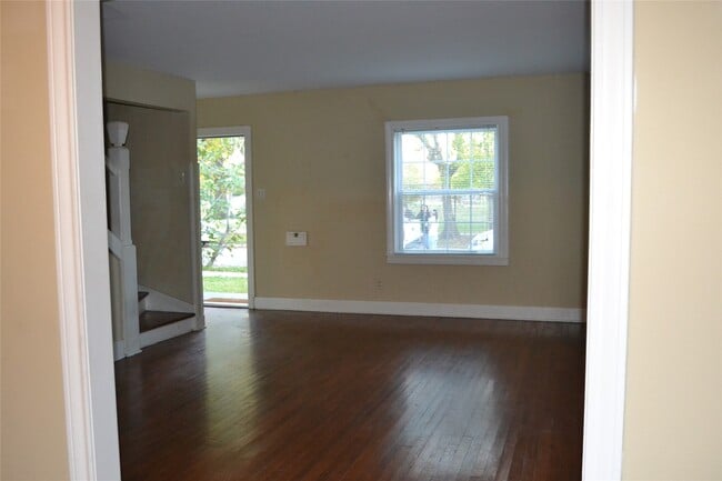 Building Photo - 1610 Ridgewood St