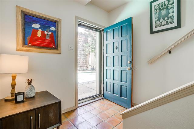 Building Photo - 2710 Douglas Ave