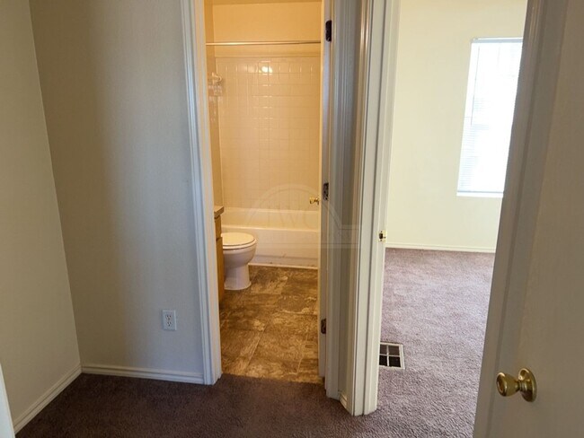 Building Photo - 4204 Gus Dr