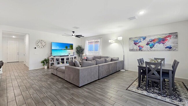 Building Photo - Beautiful and Spacious Cortana at Desert Oasis Home!! Community Pool!