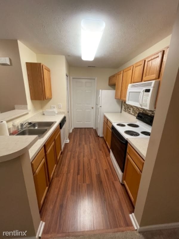Building Photo - 2 br, 2 bath Condo - 14708 Lenox Dr