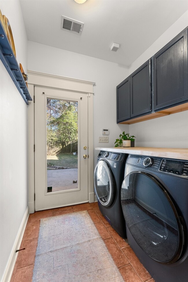 Building Photo - 1044 S Rembert St