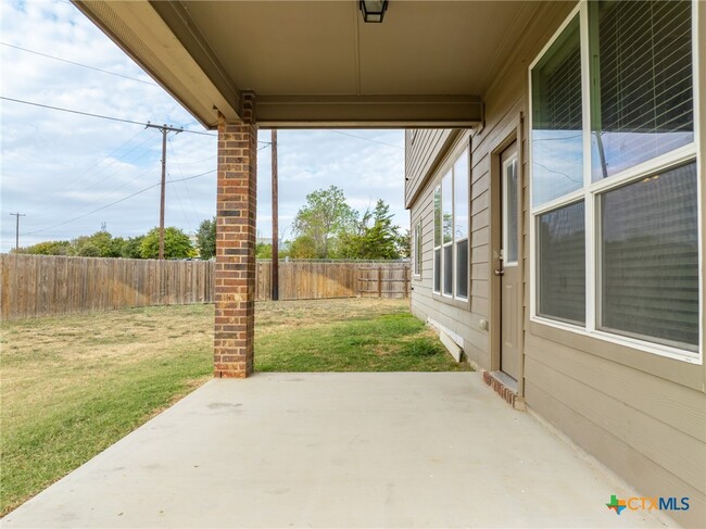 Building Photo - 3302 Lorne Dr